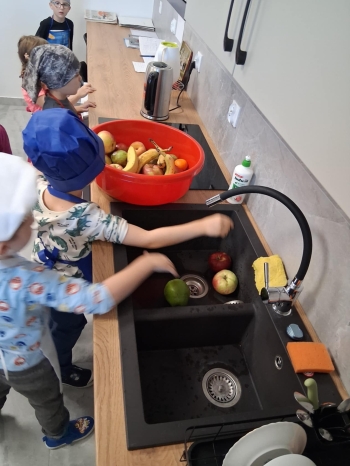 a7109809-c360-46b1-b73c-9bfb6d25b5d3