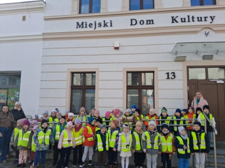 Wycieczka na spektakl ''Zaczarowany świat bajek''