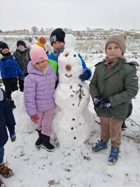 Pierwsze zabawy na śniegu