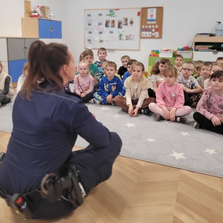 ''Bezpieczne ferie''- spotkanie z policjantami