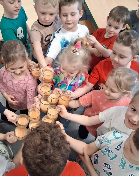PRZYGOTOWANIE SOKU OWOCOWEGO W GRUPIE CZWARTEJ