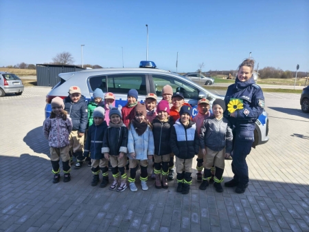 ''Trochę o policji i zasadach bezpieczeństwa''